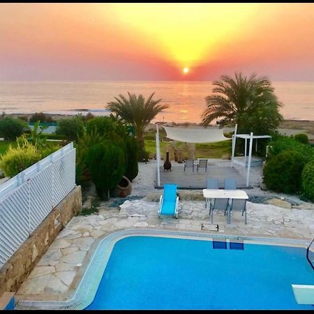 34 Beach Villa Paphos Extérieur photo