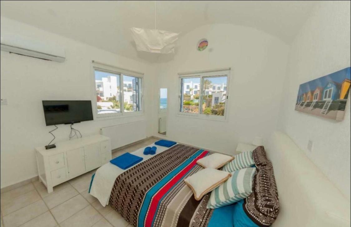 34 Beach Villa Paphos Extérieur photo